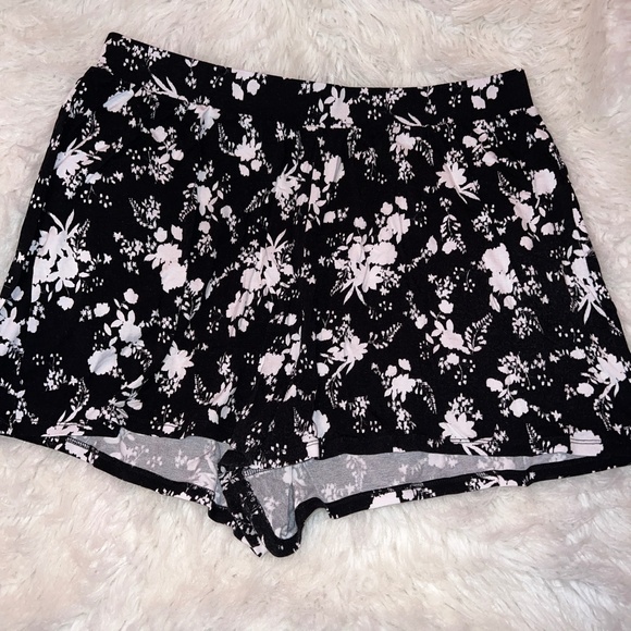 ASOS Bundle of Shorts - Picture 10 of 14